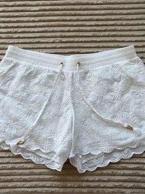 Lilly Pulitzer Baybreeze Short Resort White Pineapple Embroidery Small